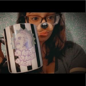 Meet your Posher, Julia